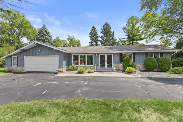 2310 Guinevere Dr, Brookfield, WI 53045
