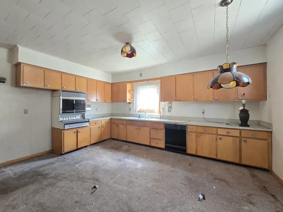 130 S 7th Ave, West Bend, WI 53095 - #2