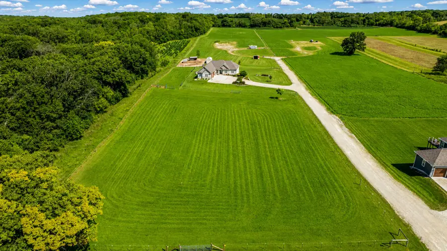 S75W35724 Wilton Rd, Eagle, WI 53119 - #2