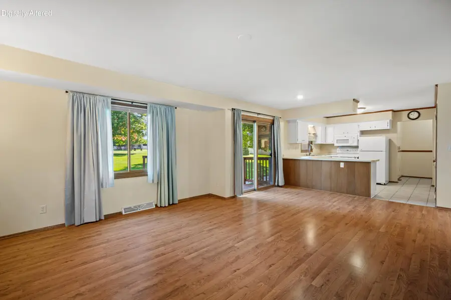 1940 S Park Wood Ln, New Berlin, WI 53151 - #2
