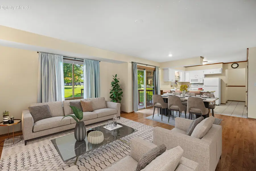 1940 S Park Wood Ln, New Berlin, WI 53151 - #3