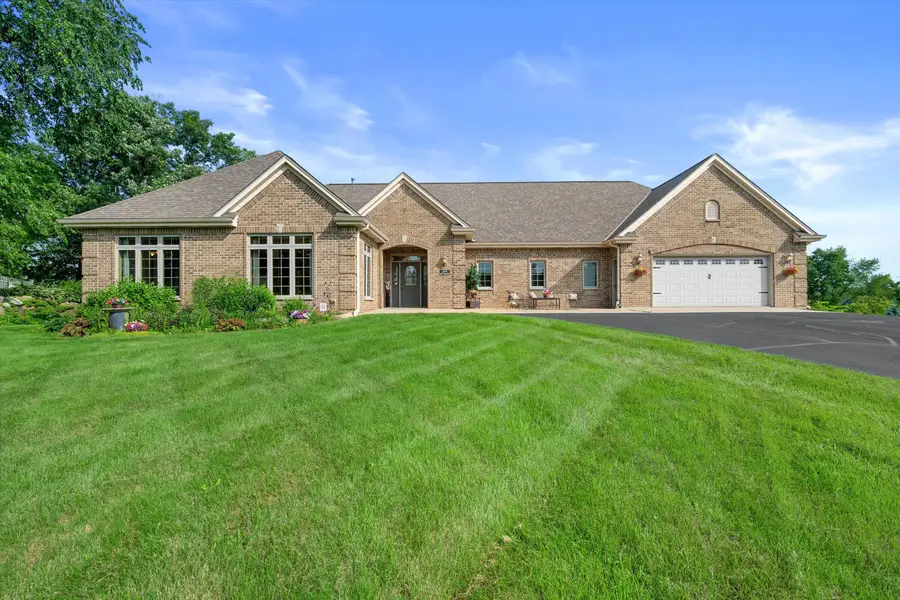 S94W23620 Kunzendorf Ct, Vernon, WI 53103 - #3