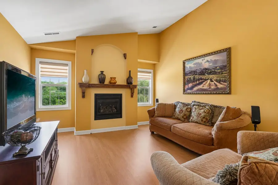 2790 Hidden Dr, Saint Francis, WI 53235 - #3