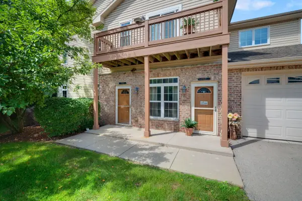 17835 W Radam Dr, New Berlin, WI 53146