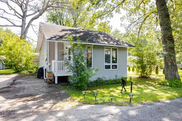 N1196 Birch Dr, Bloomfield, WI 53128