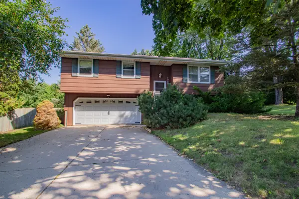 1068 Kiewert St, Watertown, WI 53098