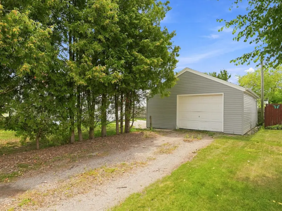 904 Raton Ct, Manitowoc, WI 54220 - #2