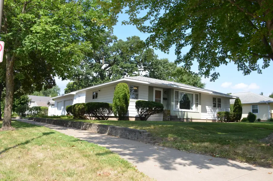 414 8th St S, La Crescent, MN 55947 - #2