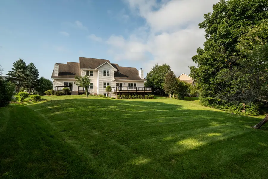3207 S Ridge Crest Ct, New Berlin, WI 53151 - #3