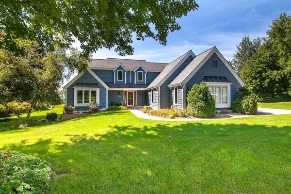 N39W32963 High Hill Ct, Nashotah, WI 53058