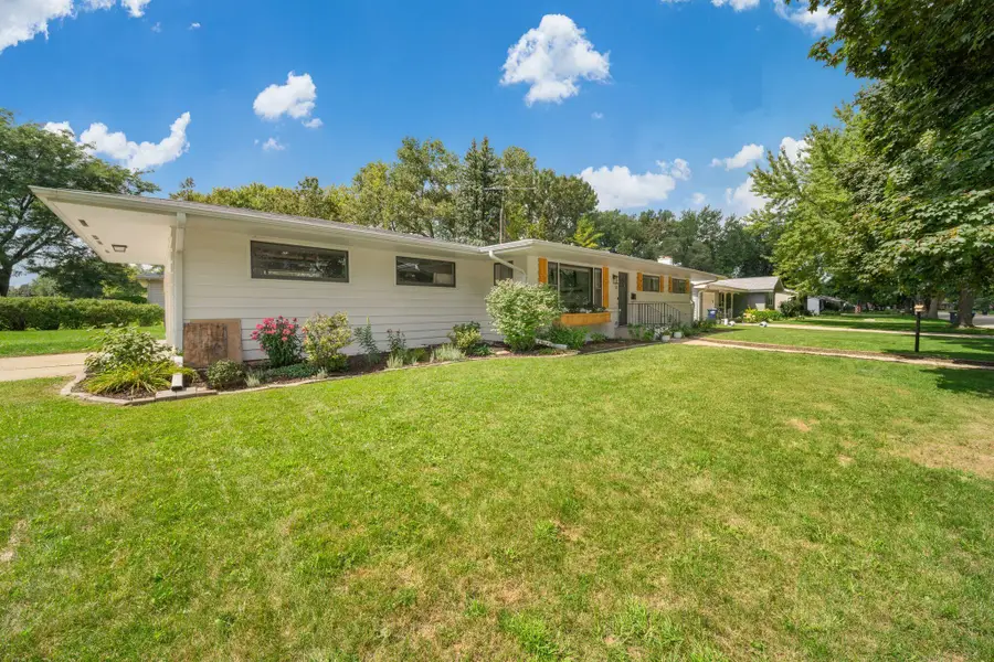 12 Ridgway St, Elkhorn, WI 53121 - #3