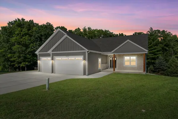 W332N4518 Grace Ct, Nashotah, WI 53058