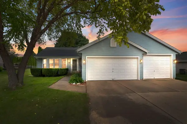 2114 Somerset Ct, Waukesha, WI 53186