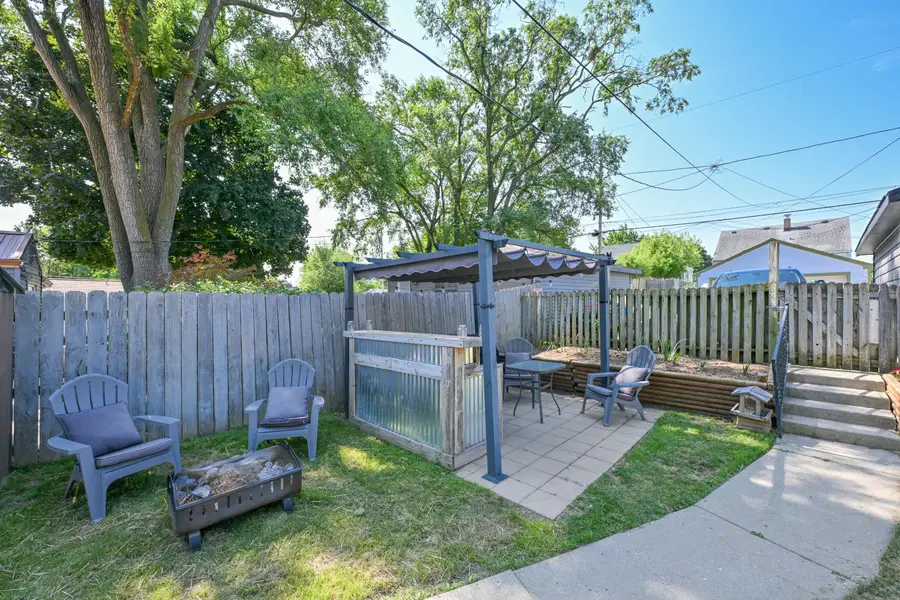 8113 W Townsend St, Milwaukee, WI 53222 - #3