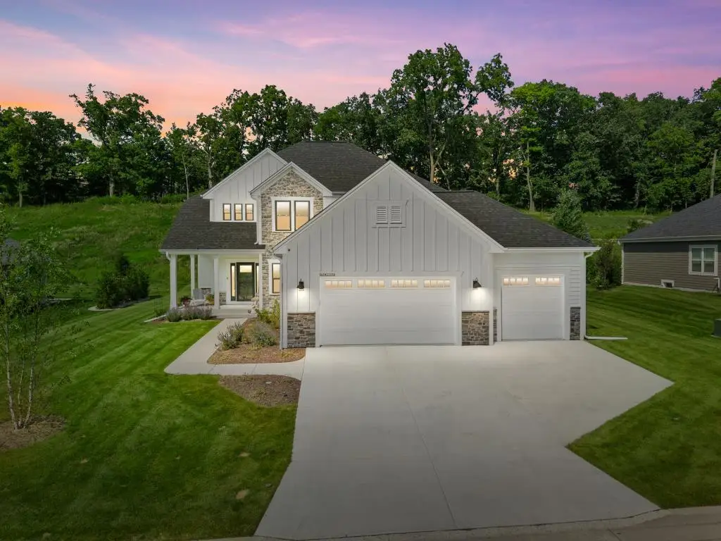 N69W23598 Donna Dr N, Sussex, WI 53089 - #1