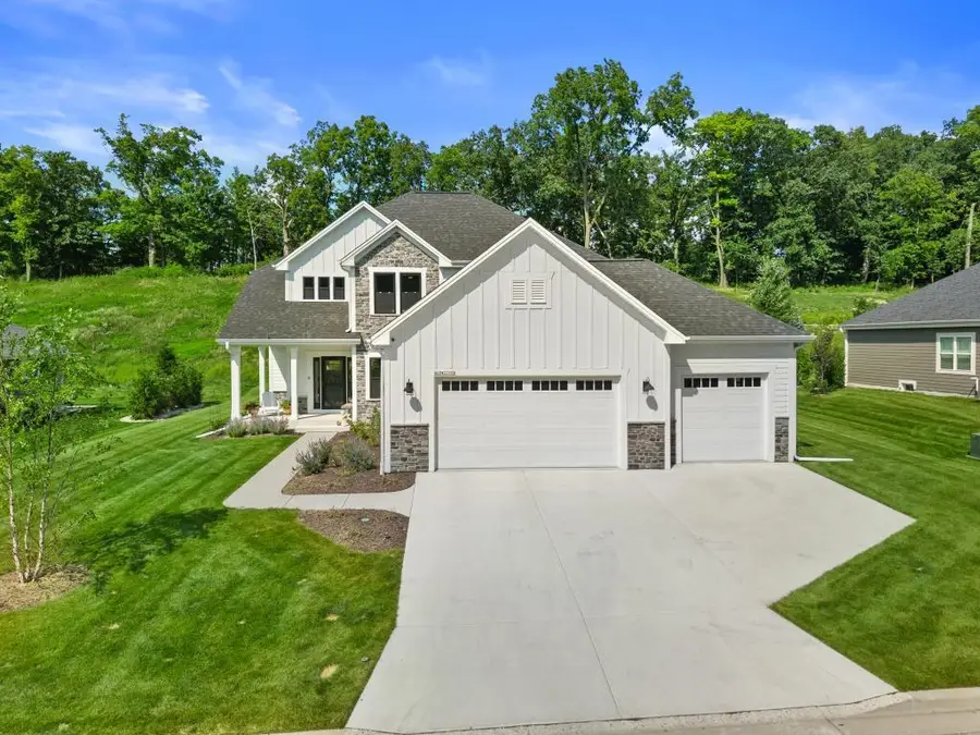N69W23598 Donna Dr N, Sussex, WI 53089 - #2