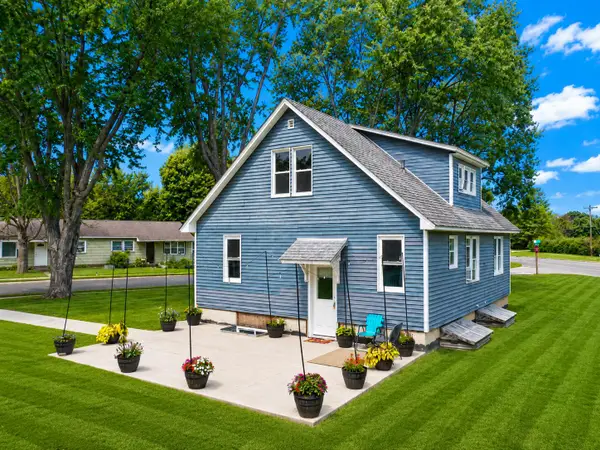 725 Lee Ct, Sparta, WI 54656