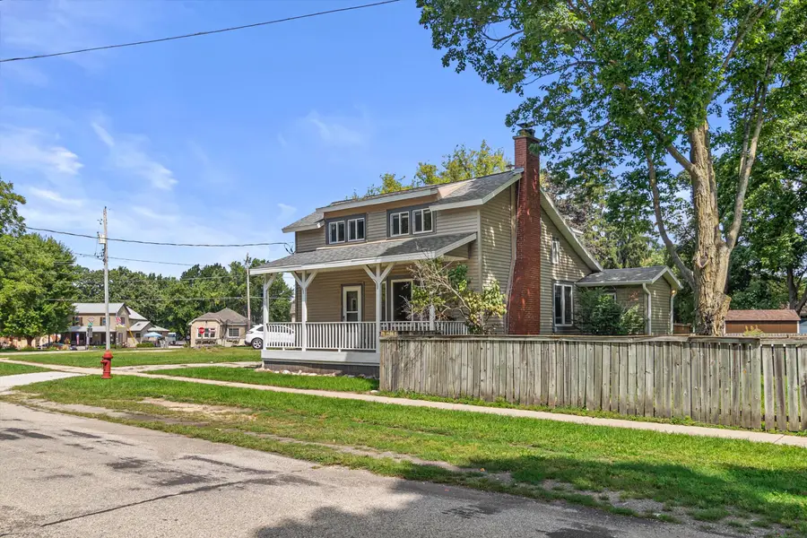 320 N Fourth St, Palmyra, WI 53156 - #3