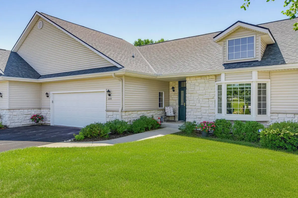 273 Cardinal Ln, Hartland, WI 53029 - #1
