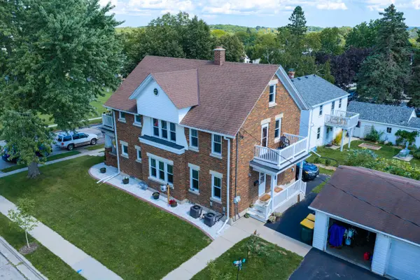 1517 Monroe St, West Bend, WI 53090