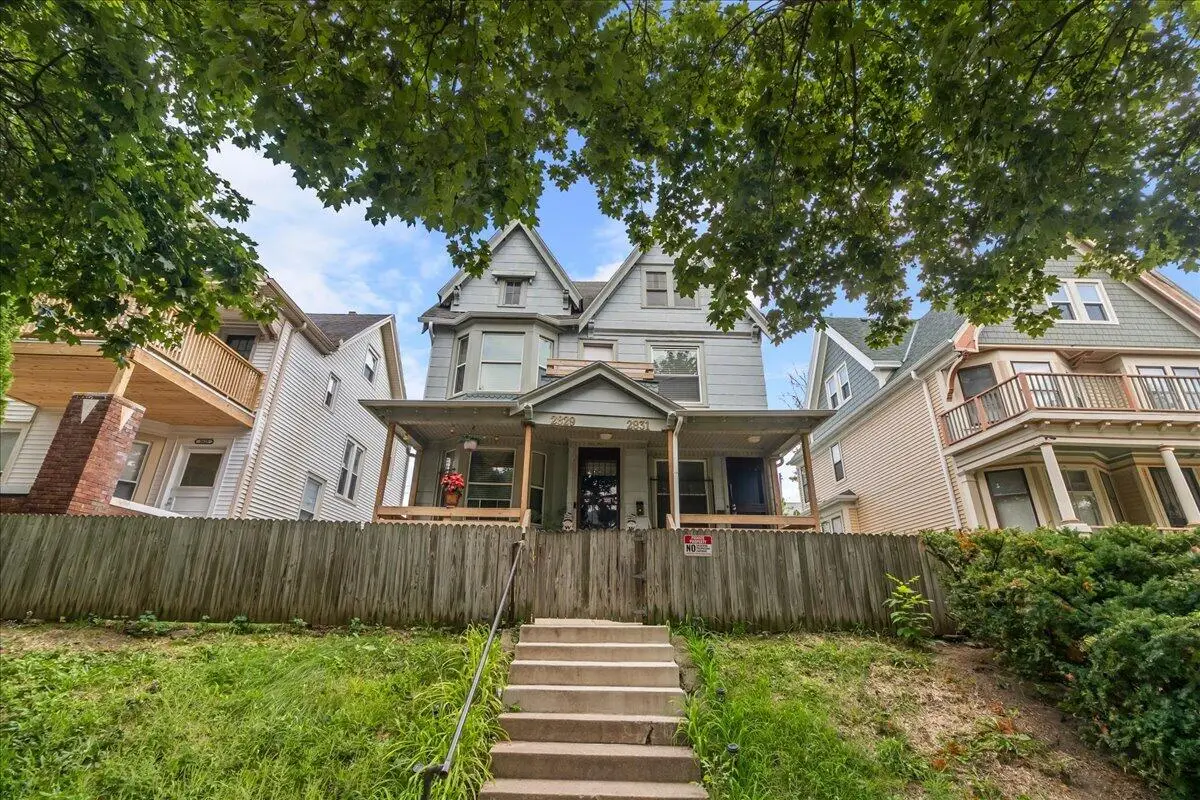 2829 W Juneau Ave, Milwaukee, WI 53208 - #1
