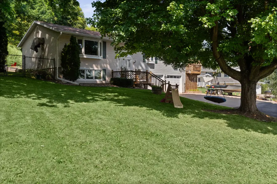 727 4th St N, La Crescent, MN 55947 - #2