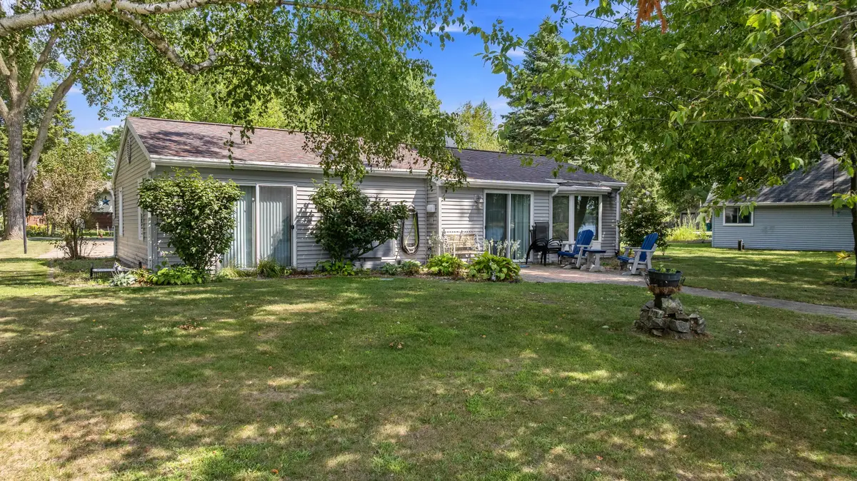 N9301 White Birch Ln, Neshkoro, WI 54960 - #1