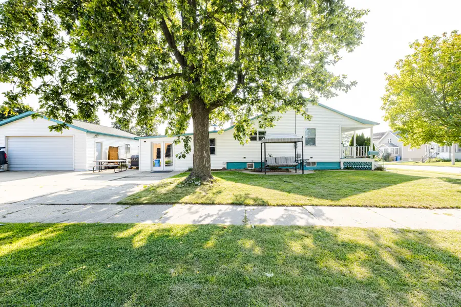 416 O'connell St, Watertown, WI 53094 - #2