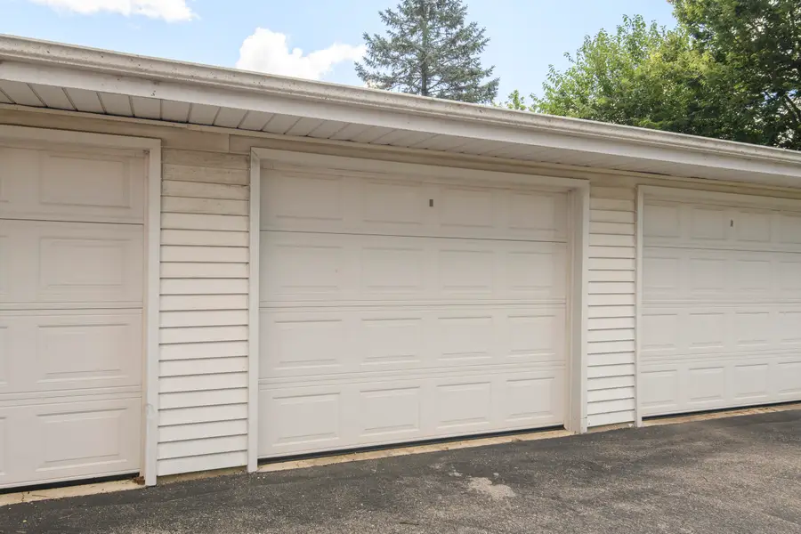 1320 Camden Way, Waukesha, WI 53186 - #2