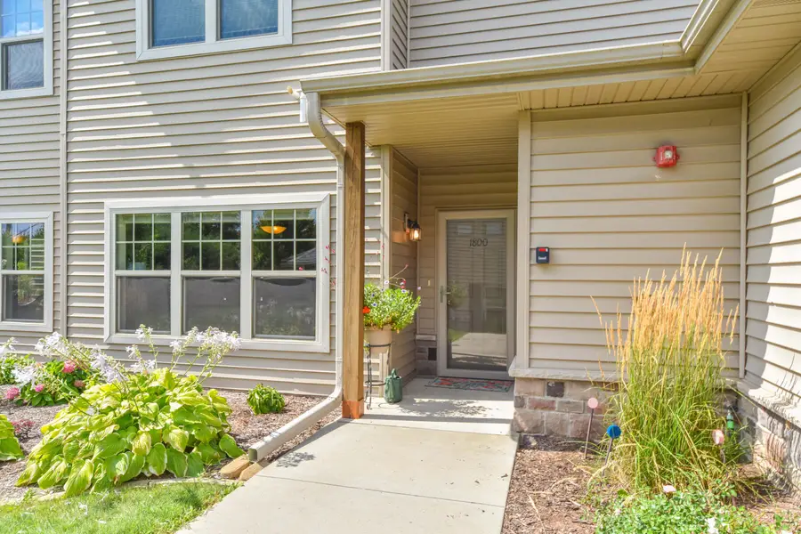 1800 New Port Vista Dr, Port Washington, WI 53024 - #2