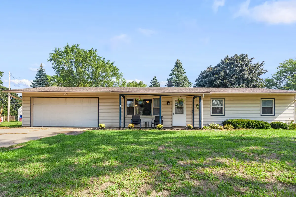 891 E Daffodil Ln, Beloit, WI 53511 - #1