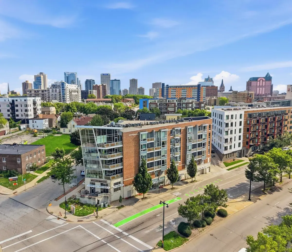 1541 N Jefferson St, Milwaukee, WI 53202 - #1