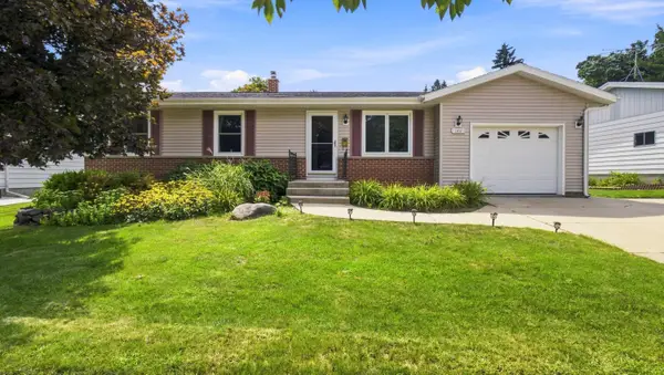 1367 Balsam Pl, West Bend, WI 53095