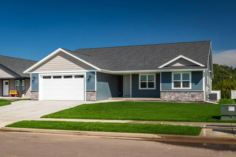 1131 American Dr, Holmen, WI 54636 - #2