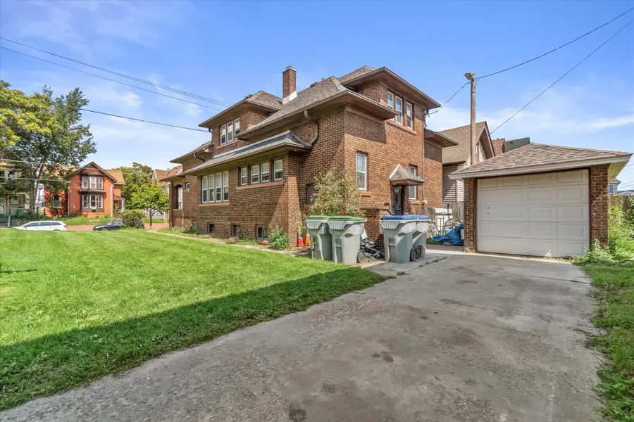 2031 W Pierce St, Milwaukee, WI 53204 - #2