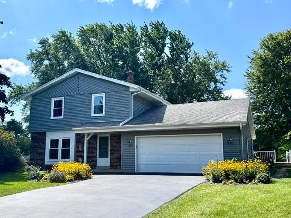 S77W26575 Crestview Ct, Vernon, WI 53189