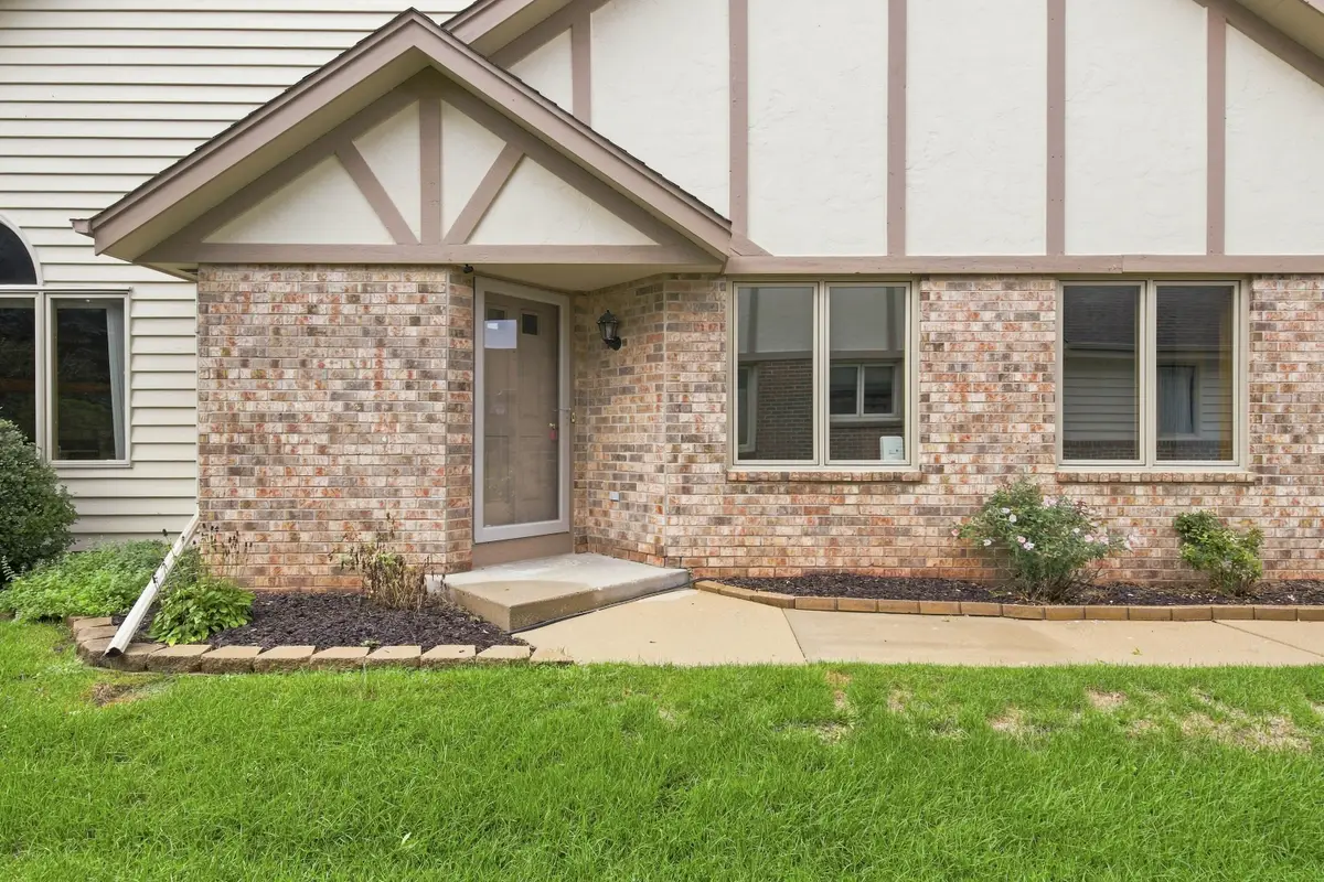 N34W23895 Grace Ave, Pewaukee, WI 53072 - #1