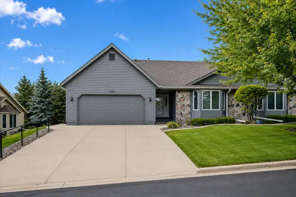 1222 Hidden Fields Dr, West Bend, WI 53095