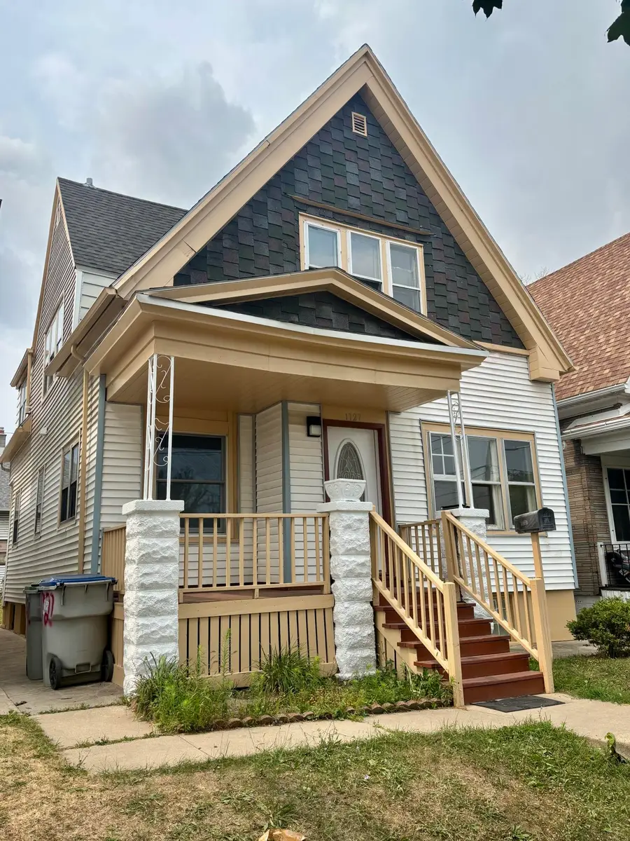 1727 W Arrow St, Milwaukee, WI 53204 - #2