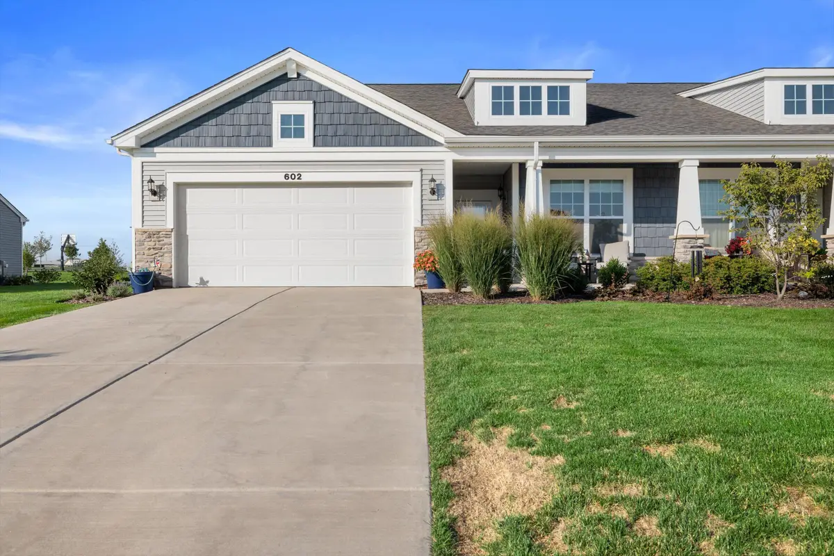 602 Cadence Cir, Lake Geneva, WI 53147 - #1