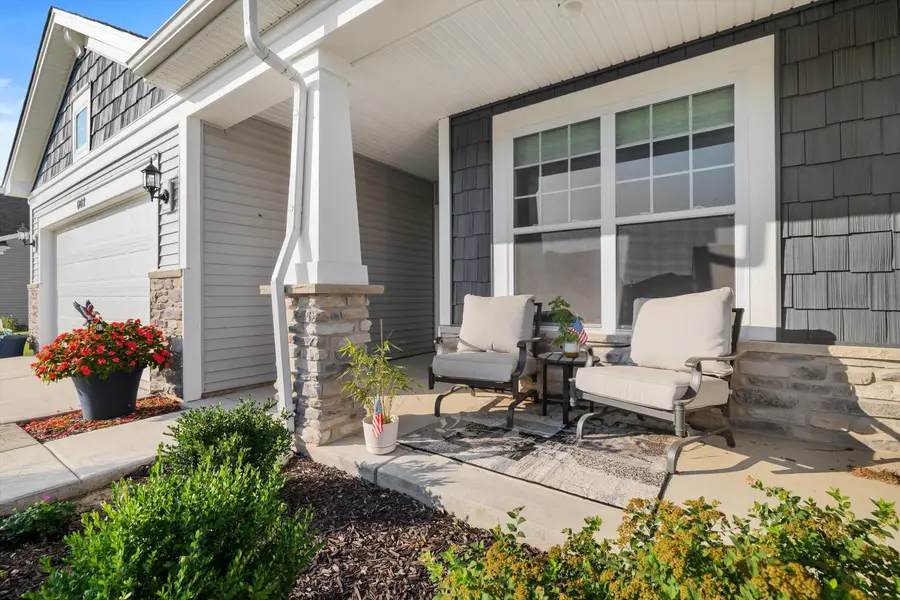 602 Cadence Cir, Lake Geneva, WI 53147 - #2