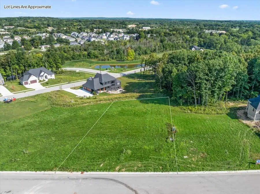 N66W21310 Sweet Clover Dr, Menomonee Falls, WI 53051 - #2