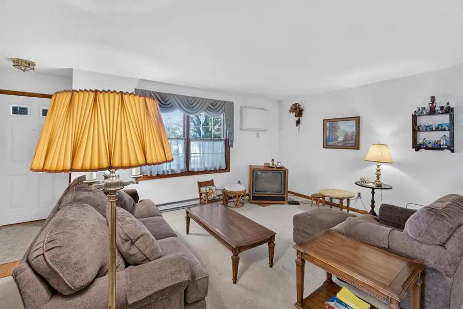 269 Minz Park Cir, West Bend, WI 53095 - #2