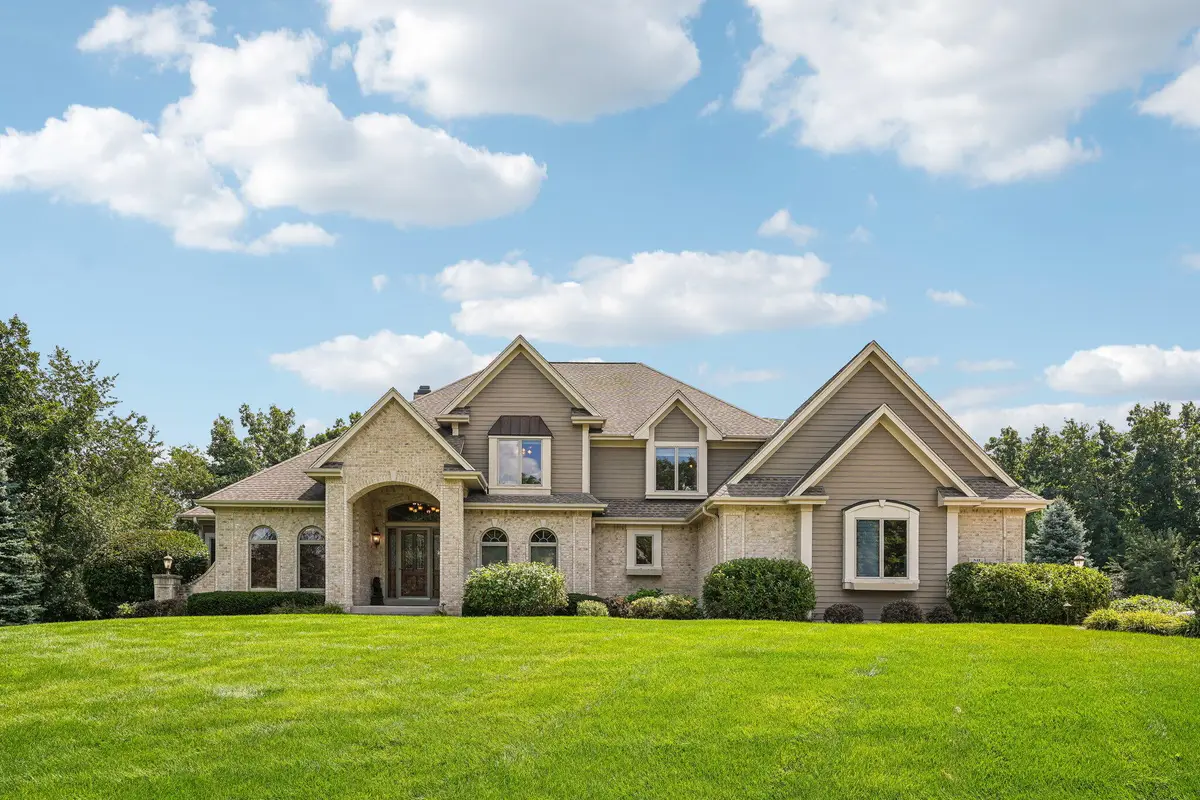 N48W25237 Aberdeen Dr, Lisbon, WI 53072 - #1