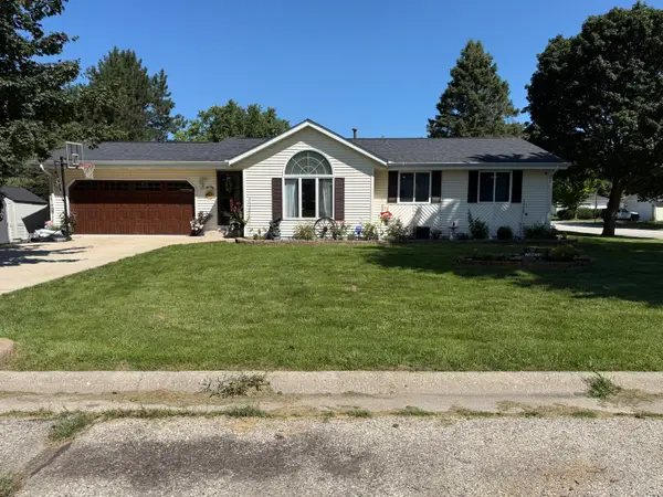 531 Susie St, Delavan, WI 53115