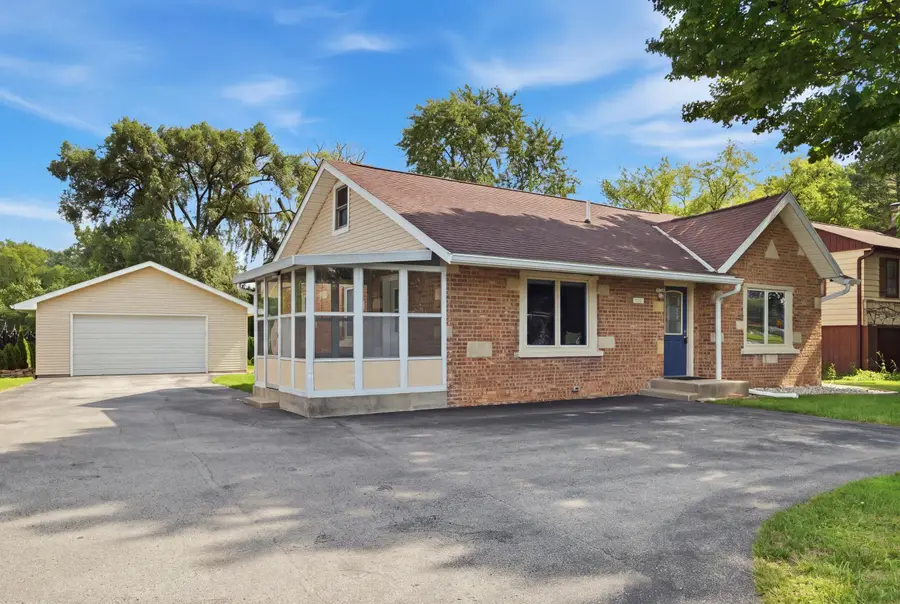 4809 W Loomis Rd, Greenfield, WI 53220 - #2