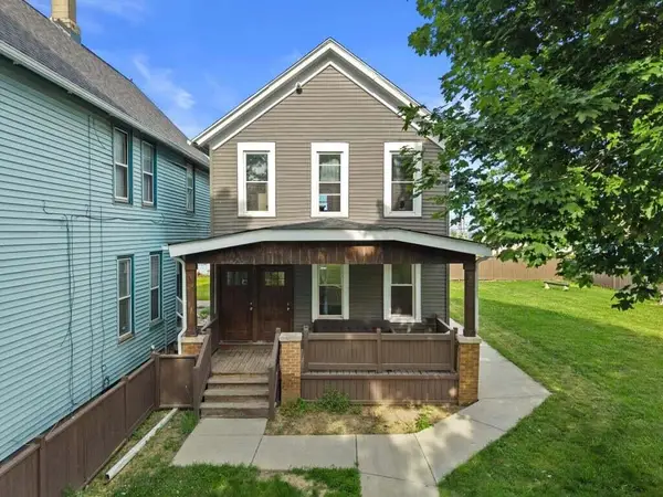 446 N 28th St, Milwaukee, WI 53208