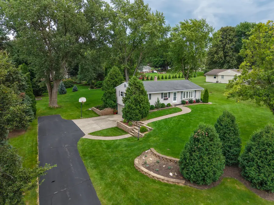 W192N5046 One Mile Rd, Menomonee Falls, WI 53051 - #3