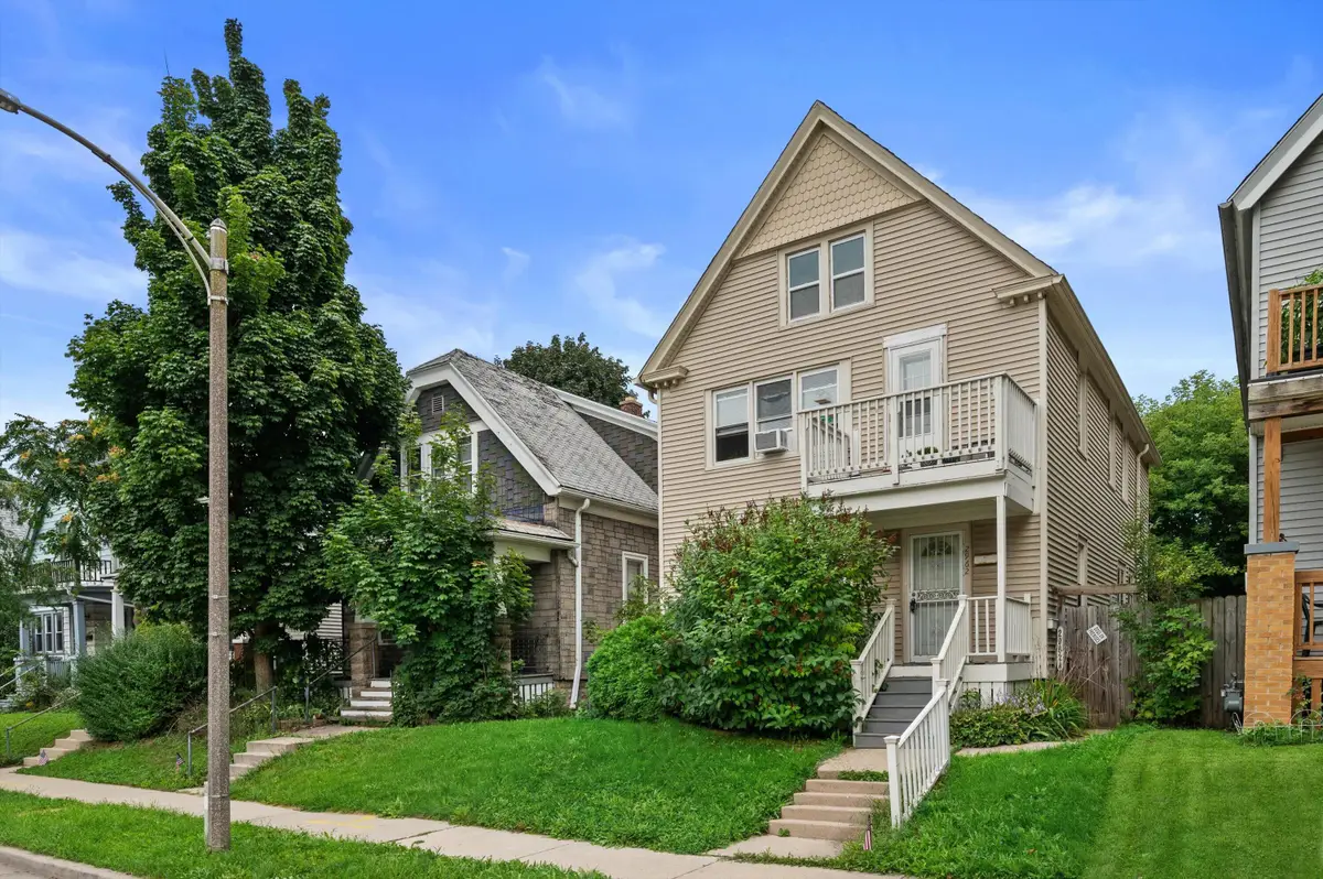 2962 N Pierce St, Milwaukee, WI 53212 - #1