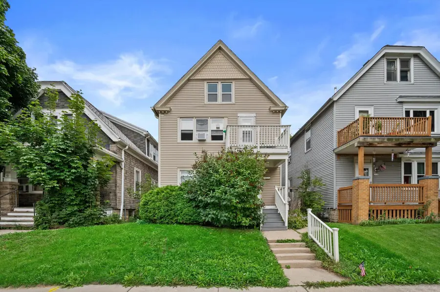 2962 N Pierce St, Milwaukee, WI 53212 - #2
